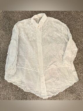 Women’s Sheer Button Front Flower Embroiders Quarter Sleeve Top ~ One Size NWOT